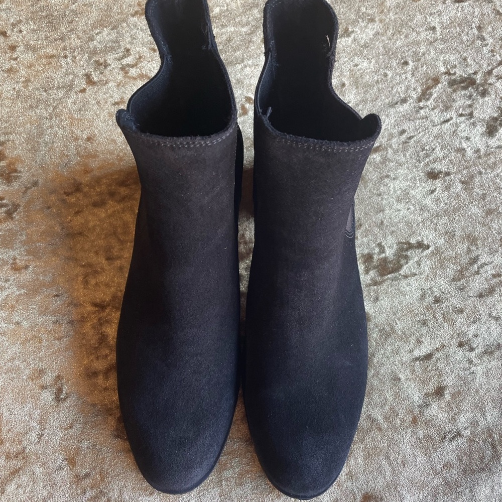 La CANADIENNE - Black Suede Boots - 8.5